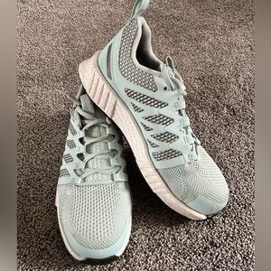 Reebok Women's Fusion Flexweave Work Construction Safety Shoe-Size 7W
Pre-Loved